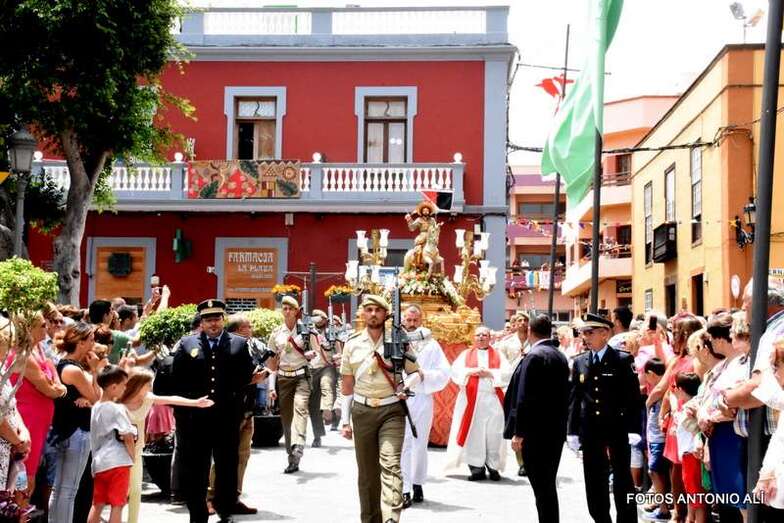 Momento de la procesión de este miércoles en Gáldar (Foto Antonio Alí)